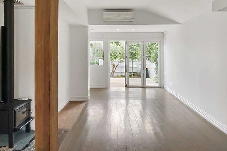 Photo of property in 90 Nayland Street, Sumner, Christchurch, 8081