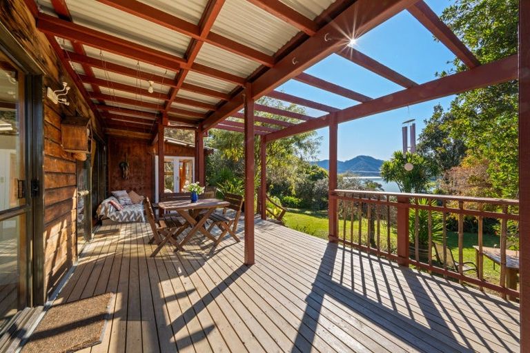 Photo of property in 810a Queen Charlotte Drive, Havelock, 7281