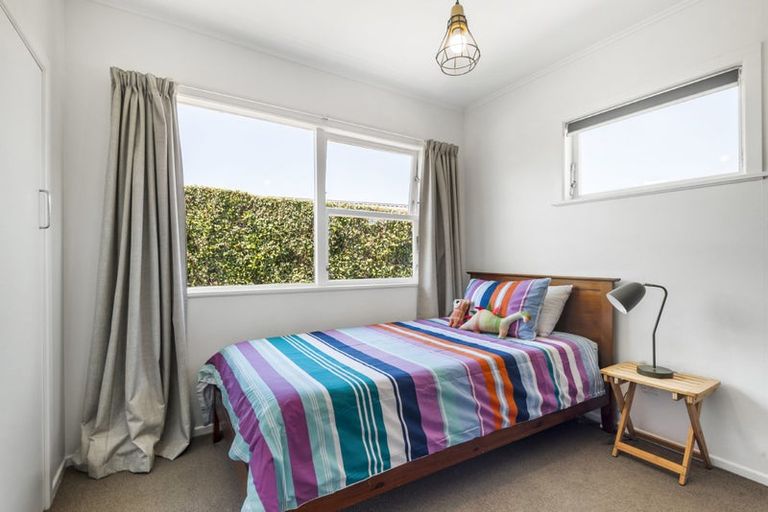 Photo of property in 1/10 Philip Place, Hillcrest, Auckland, 0627