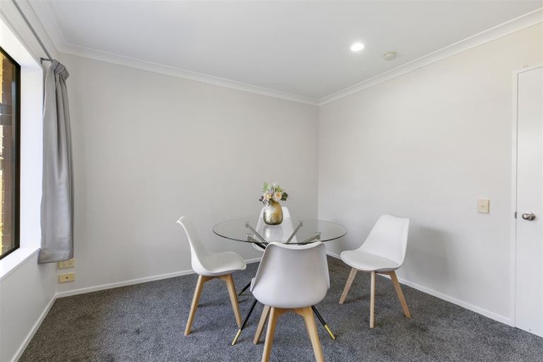 Photo of property in 19 Old Park Place, Takanini, 2112