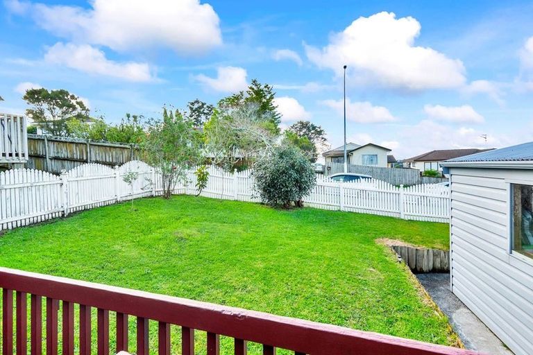 Photo of property in 206 Solar Road, Glen Eden, Auckland, 0602