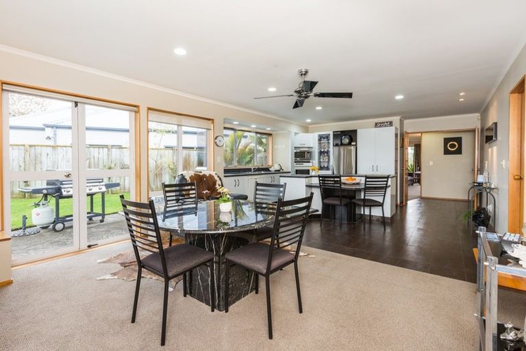 Photo of property in 11 Kensington Drive, Taradale, Napier, 4112