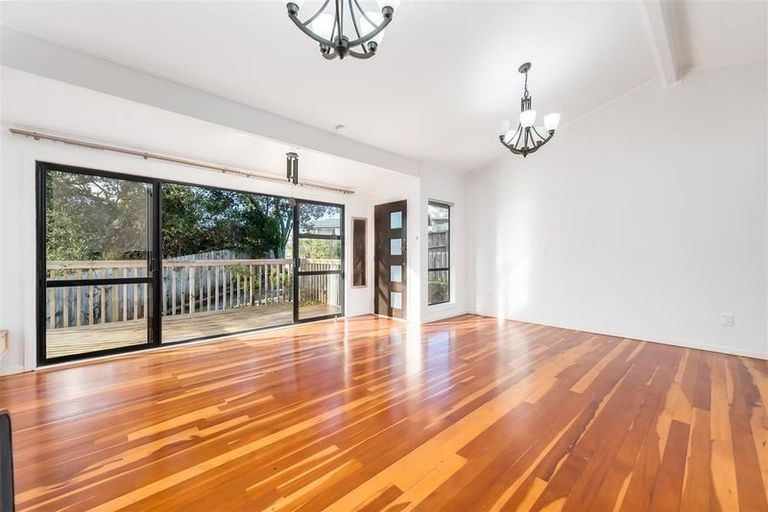Photo of property in 40 Acacia Road, Torbay, Auckland, 0632