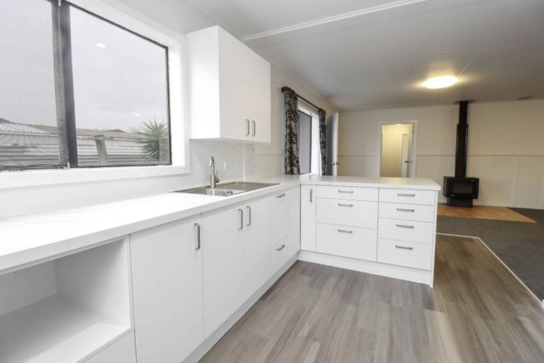 Photo of property in 16 Coromandel Court, Roslyn, Palmerston North, 4414