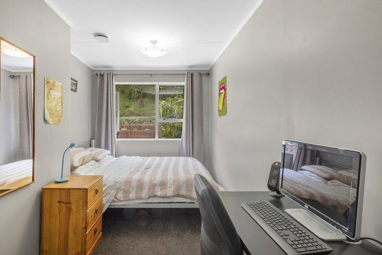 Photo of property in 1/40 Salford Street, Newlands, Wellington, 6037