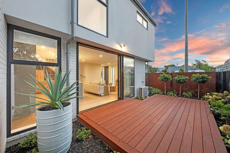 Photo of property in 1/100 Innes Road, St Albans, Christchurch, 8052