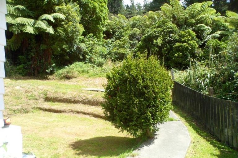 Photo of property in 2/22 Shackleton Grove, Stokes Valley, Lower Hutt, 5019