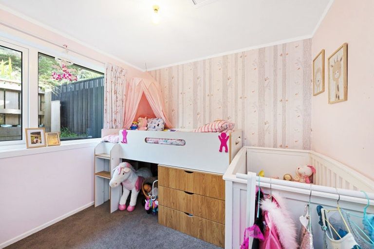 Photo of property in 107f1 Allington Road, Karori, Wellington, 6012