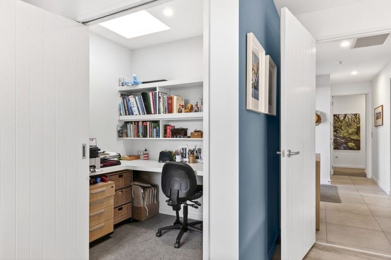 Photo of property in 12 Sapphire Spring Rise, Wanaka, 9305