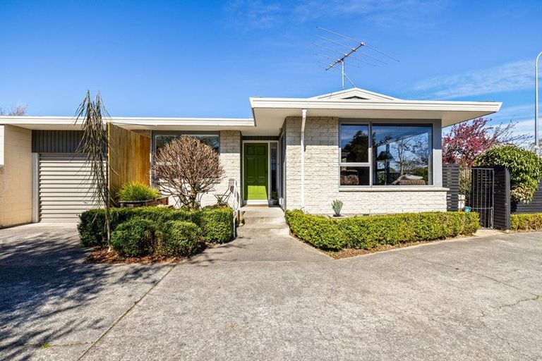 Photo of property in 2/30 Konini Street, Riccarton, Christchurch, 8041