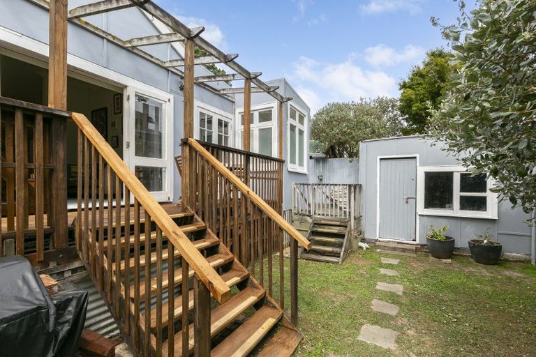 Photo of property in 150 Russell Terrace, Berhampore, Wellington, 6023