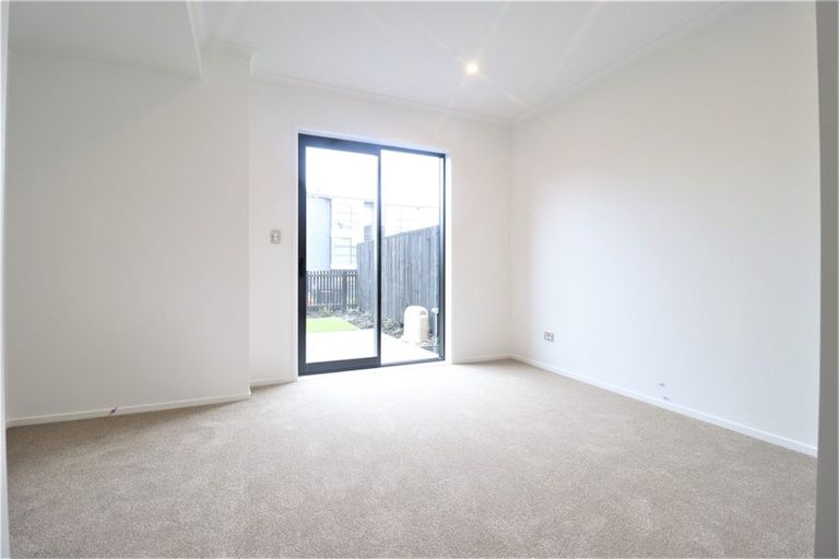 Photo of property in 34 Hobsonville Point Road, Hobsonville, Auckland, 0616