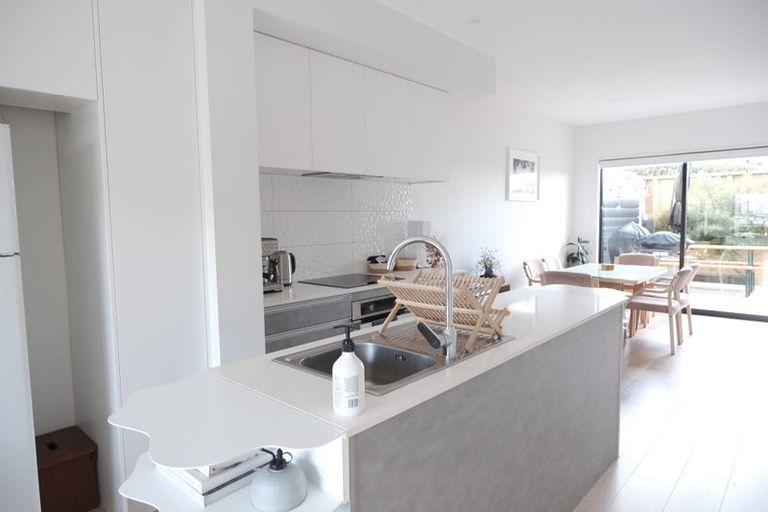 Photo of property in 9 Podgora Avenue, Kumeu, 0810