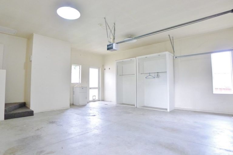Photo of property in 104 Kingdale Road, Henderson, Auckland, 0610