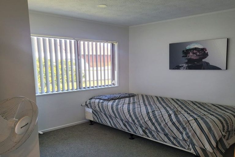 Photo of property in 27 Septimus Place, Henderson, Auckland, 0612