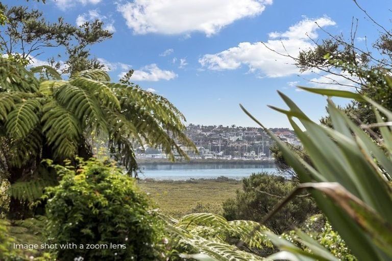 Photo of property in 4/24 Dawnhaven Drive, Te Atatu Peninsula, Auckland, 0610
