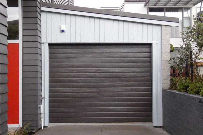 Photo of property in 6 Liquidambar Drive, Hobsonville, Auckland, 0616