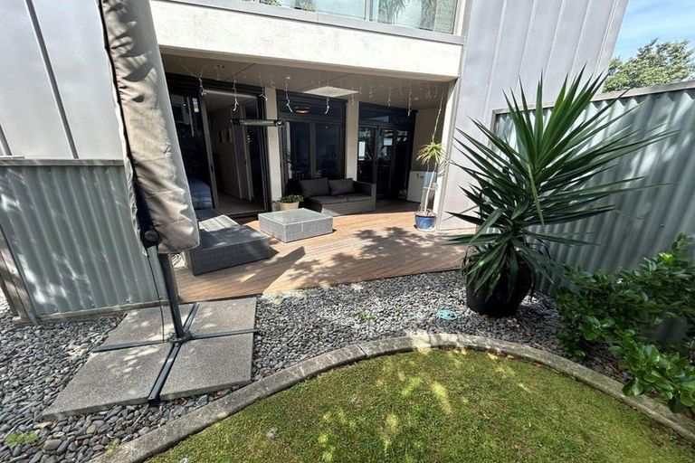 Photo of property in 8/48 Marine Parade, Mount Maunganui, 3116