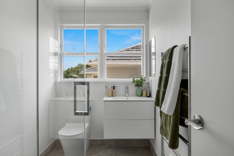 Photo of property in 15c Hamurana Place, Te Atatu Peninsula, Auckland, 0610