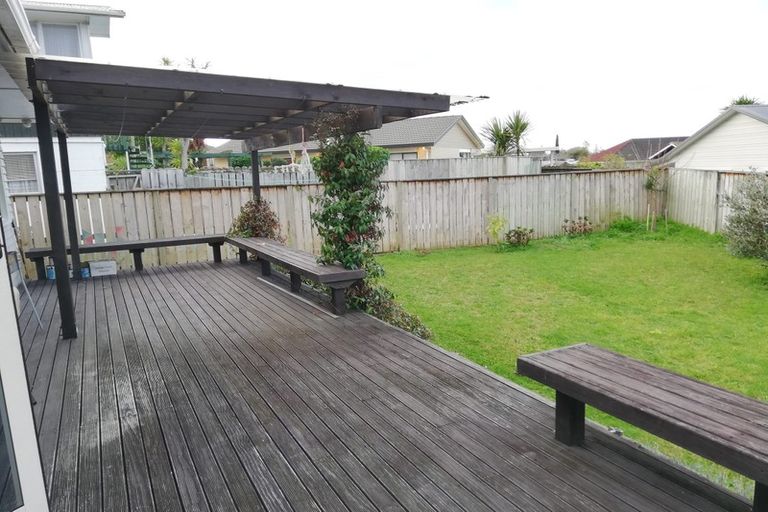 Photo of property in 15 Ware Place, Pakuranga Heights, Auckland, 2010