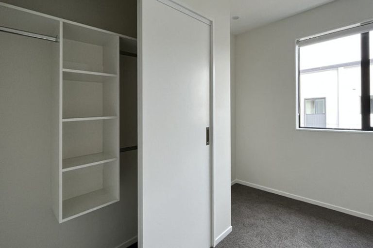 Photo of property in 5/25 Jabuka Street, Glen Eden, 0602