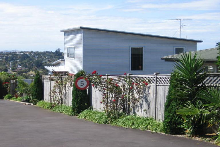 Photo of property in 1/597 East Coast Road, Browns Bay, Auckland, 0632