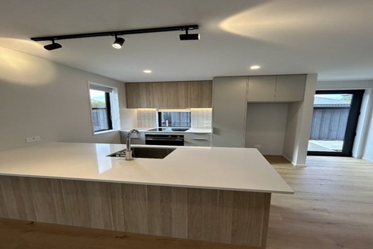 Photo of property in 2/60 Derby Street, St Albans, Christchurch, 8014