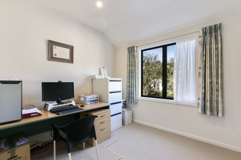 Photo of property in 44 Furlong Crescent, Churton Park, Wellington, 6037
