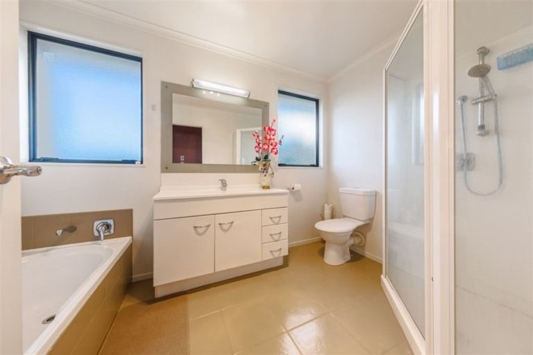 Photo of property in 2/127 Coronation Road, Papatoetoe, Auckland, 2025