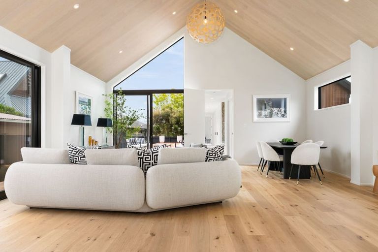 Photo of property in 59 Main Road, Redcliffs, Christchurch, 8081