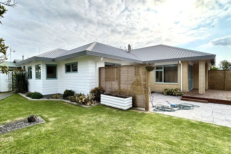 Photo of property in 6 Edgewater Grove, Whakatane, 3120
