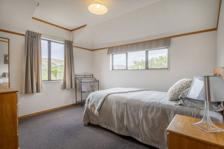 Photo of property in 7 Montrose Grove, Churton Park, Wellington, 6037