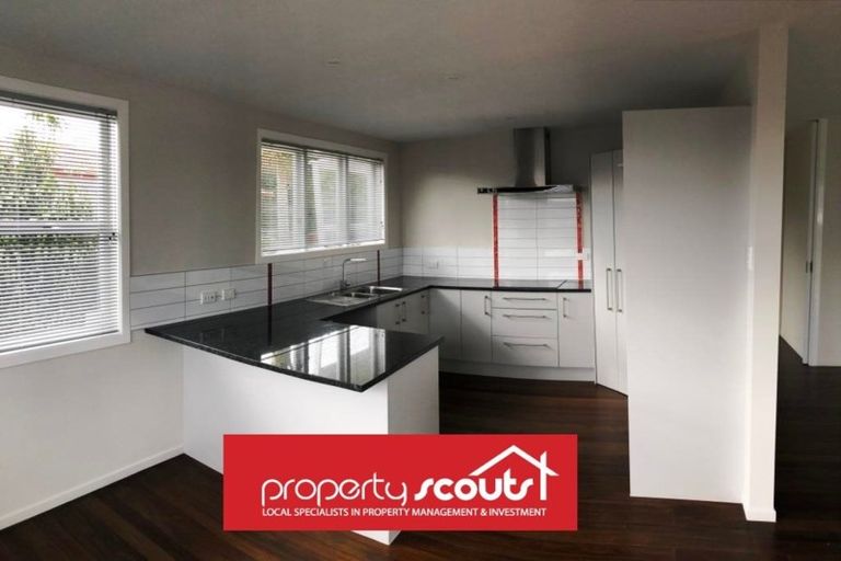 Photo of property in 76 Gloria Avenue, Te Atatu Peninsula, Auckland, 0610