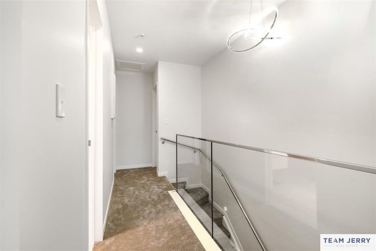 Photo of property in 27 Tieke Lane, Massey, Auckland, 0614