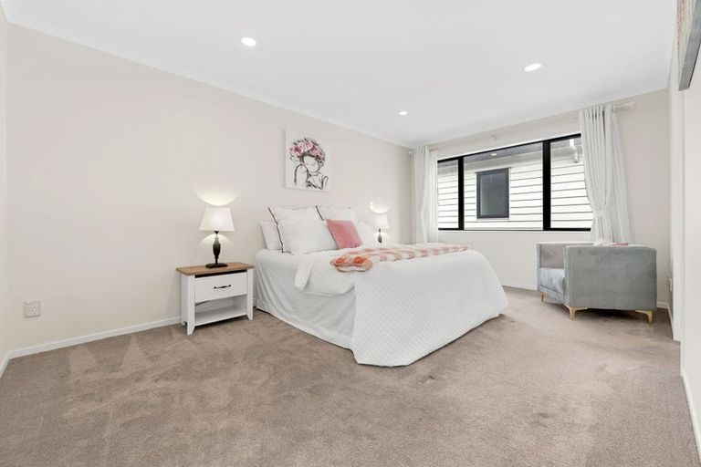 Photo of property in 27 Hakinakina Drive, Flat Bush, Auckland, 2019