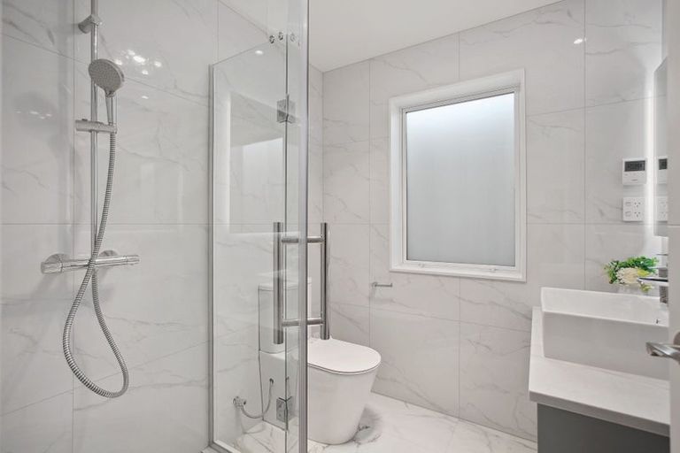 Photo of property in 39c Sorrel Crescent, Bucklands Beach, Auckland, 2012