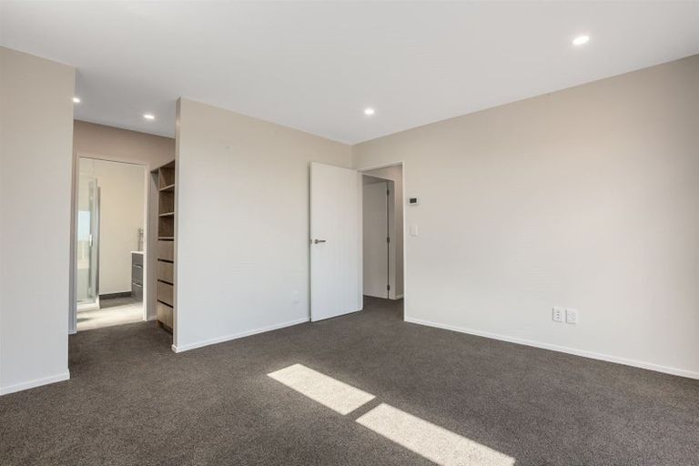 Photo of property in 64 Kakariki Grove, Waikanae, 5036
