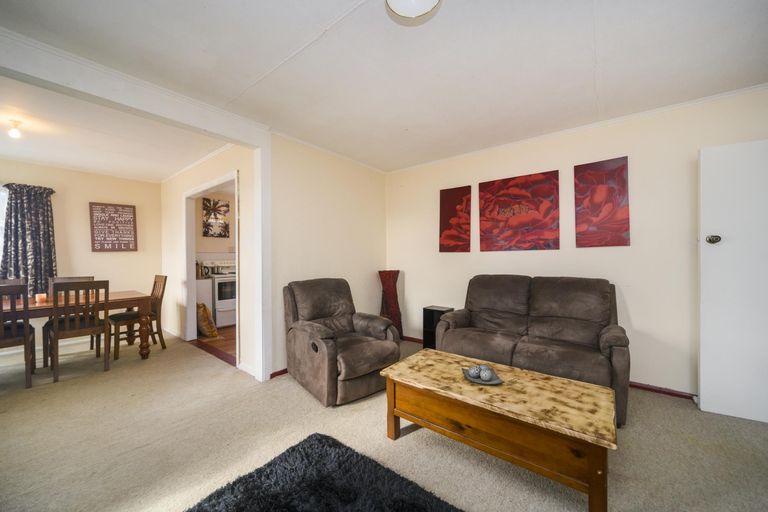 Photo of property in 16 Ronberg Street, Highbury, Palmerston North, 4412