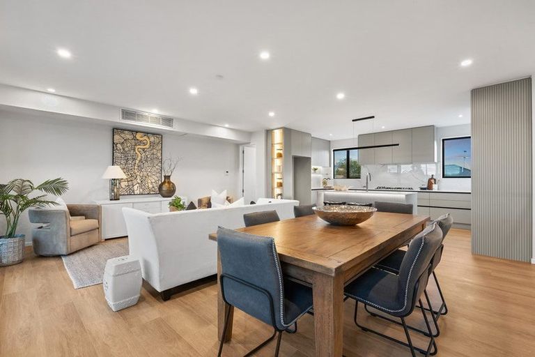 Photo of property in 13b Dominion Street, Takapuna, Auckland, 0622