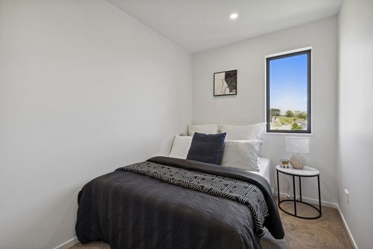 Photo of property in 9a Kotiu Place, Massey, Auckland, 0614