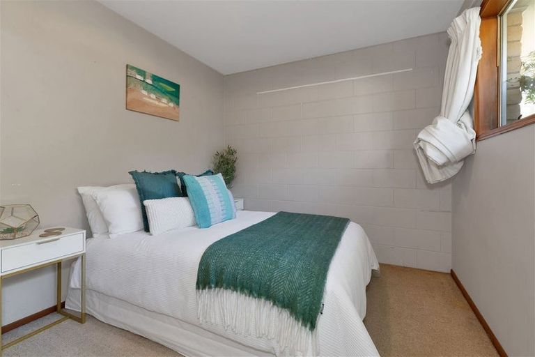 Photo of property in 18 Peer Street, Upper Riccarton, Christchurch, 8041