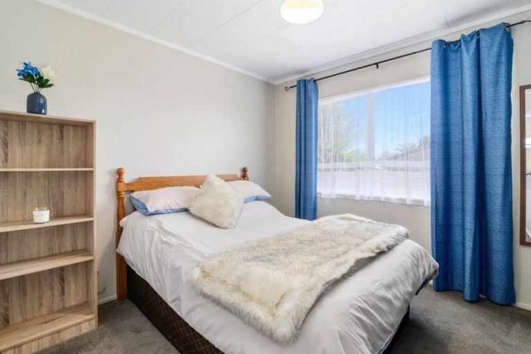 Photo of property in 14a Pohutukawa Drive, Owhata, Rotorua, 3010