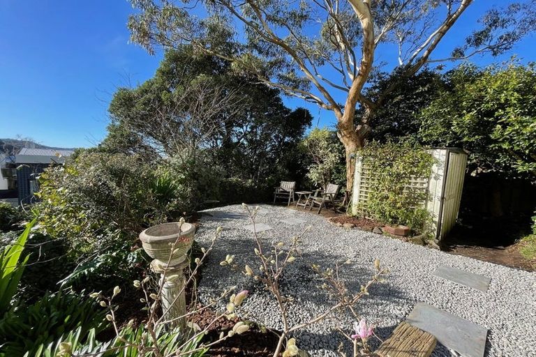 Photo of property in 1 Pitarua Street, Thorndon, Wellington, 6011