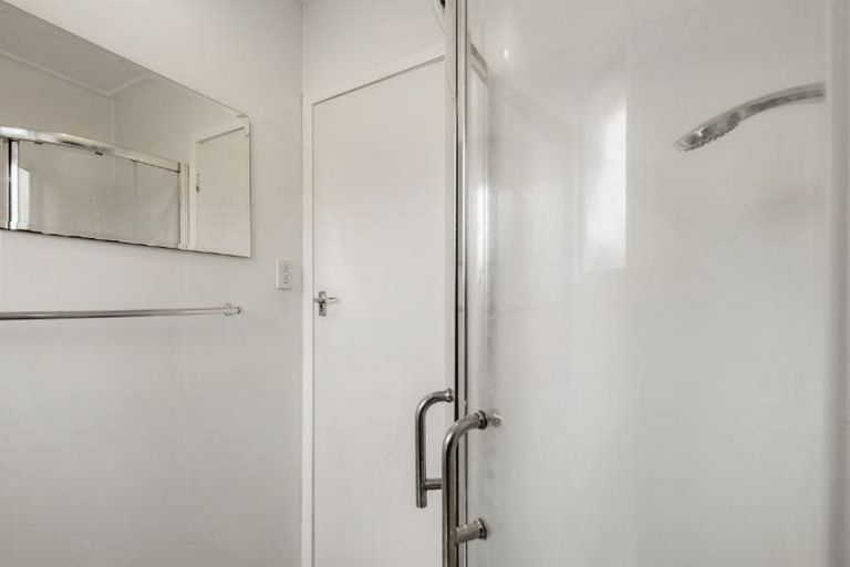 Photo of property in 70 Te Hatepe Avenue, Taupo, 3330