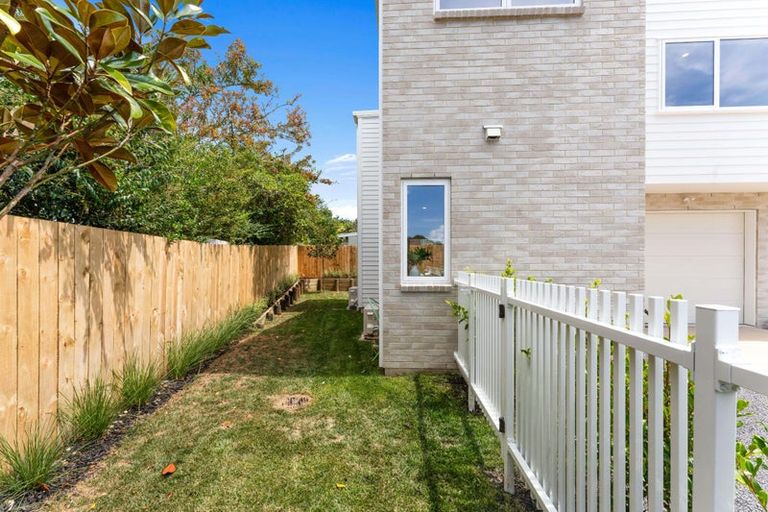 Photo of property in 4c Towra Place, Botany Downs, Auckland, 2010