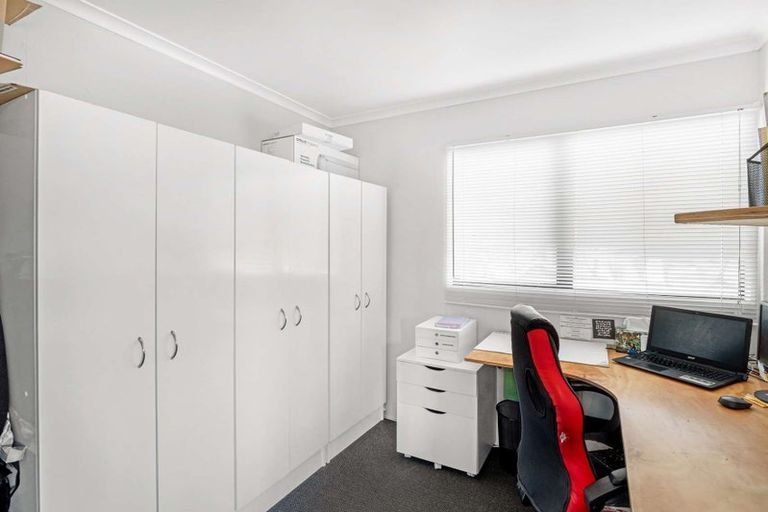 Photo of property in 10 Omori Place, Castlecliff, Whanganui, 4501