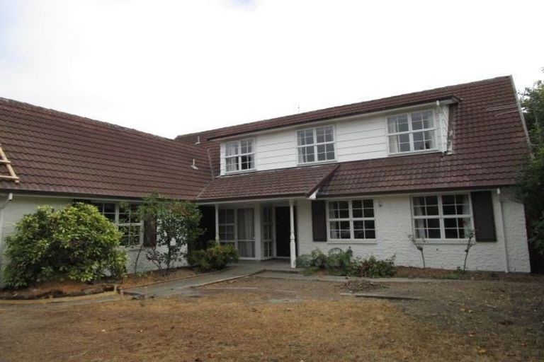 Photo of property in 10 Dunrobin Place, Avonhead, Christchurch, 8042
