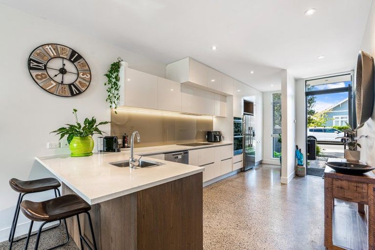 Photo of property in 12 Cochrane Road, Hobsonville, Auckland, 0616