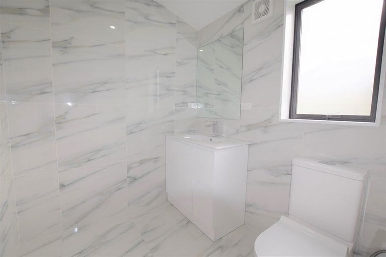 Photo of property in 71a Fruitvale Road, New Lynn, Auckland, 0600