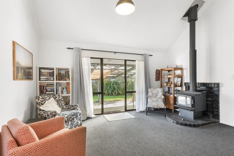 Photo of property in 29 Matthew Place, Kawaha Point, Rotorua, 3010